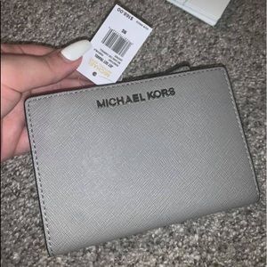 ‼️JUST IN‼️ Michael Kors Wallet‼️